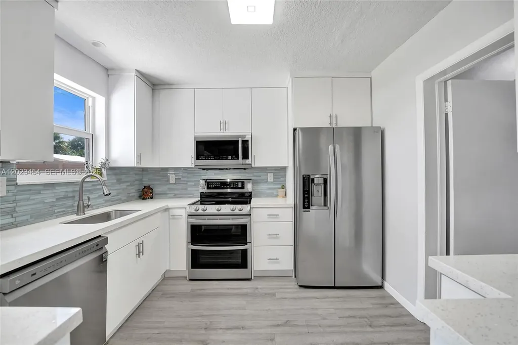 3234 Roosevelt Street Hollywood FL 33021