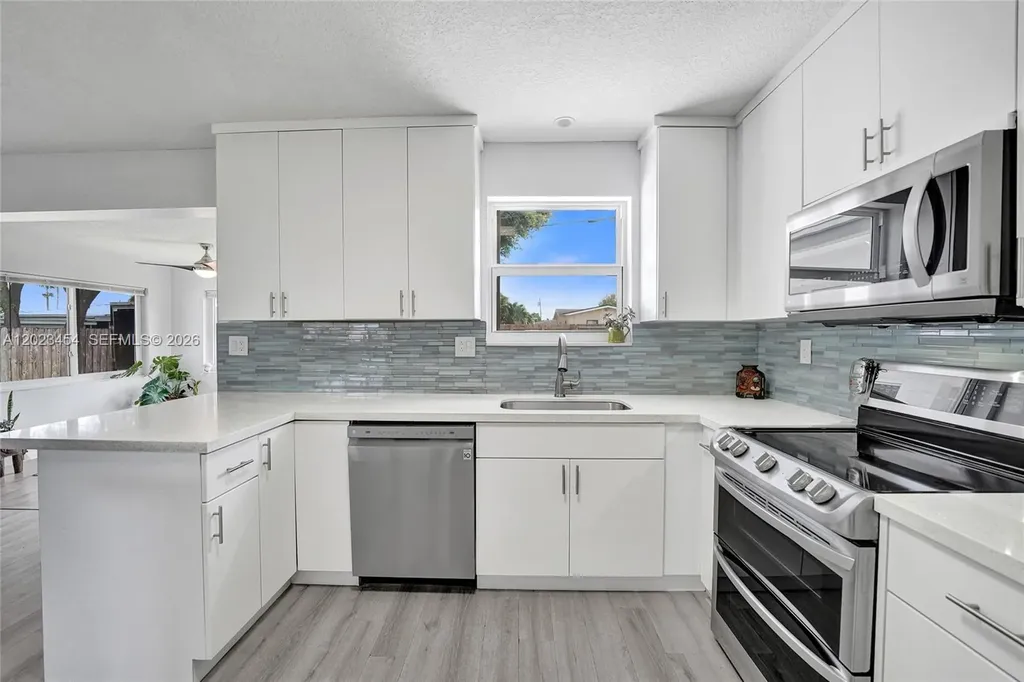 3234 Roosevelt Street Hollywood FL 33021