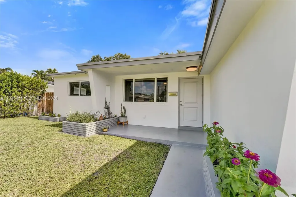 3234 Roosevelt Street Hollywood FL 33021