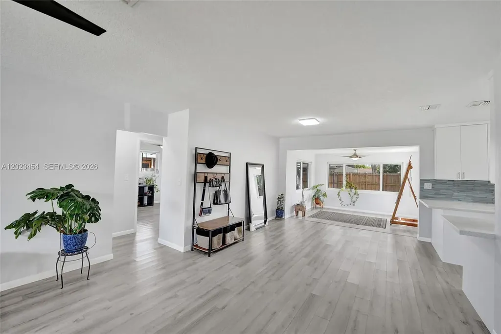3234 Roosevelt Street Hollywood FL 33021