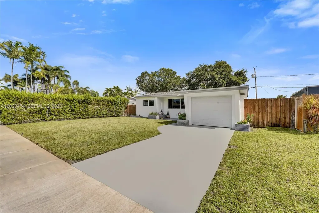 3234 Roosevelt Street Hollywood FL 33021