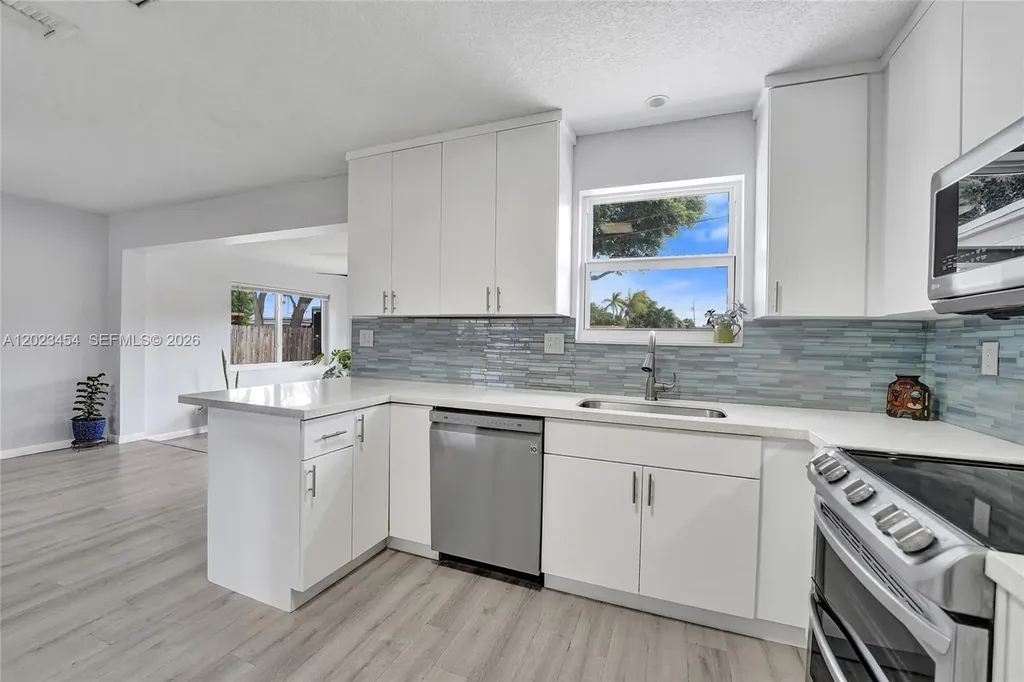 3234 Roosevelt Street Hollywood FL 33021