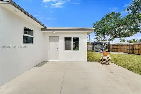 3234 Roosevelt Street Hollywood FL 33021