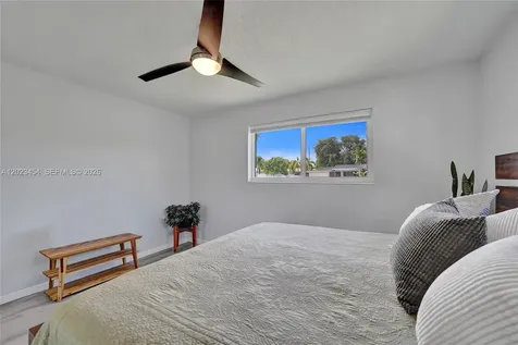 3234 Roosevelt Street Hollywood FL 33021