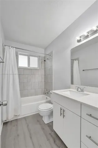 3234 Roosevelt Street Hollywood FL 33021