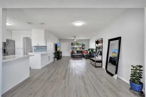 3234 Roosevelt Street Hollywood FL 33021