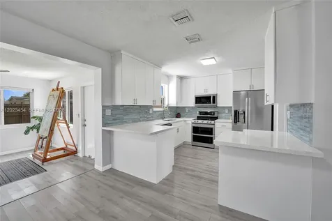 3234 Roosevelt Street Hollywood FL 33021