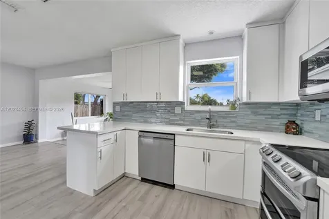 3234 Roosevelt Street Hollywood FL 33021