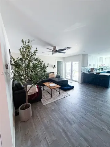 14552 SW 142nd Place Miami FL 33186