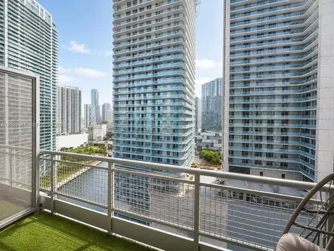 690 SW 1st Court Miami FL 33130