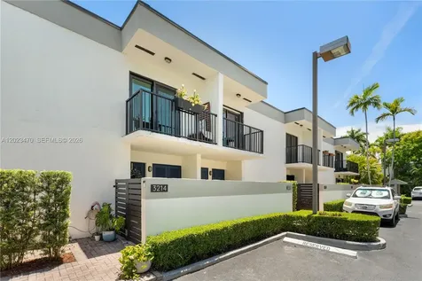 3214 W Trade Avenue Miami FL 33133