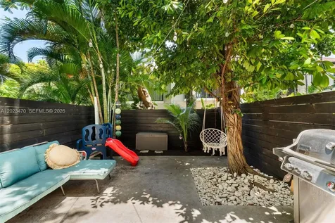 3214 W Trade Avenue Miami FL 33133