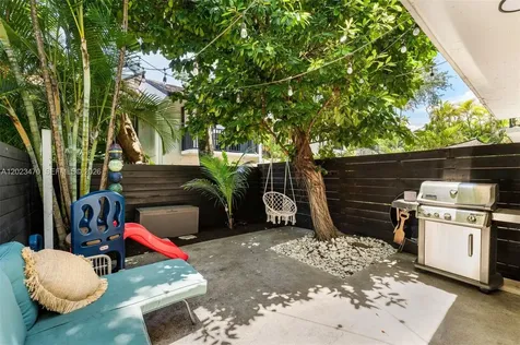 3214 W Trade Avenue Miami FL 33133