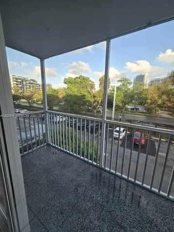 16950 W Dixie Highway North Miami Beach FL 33160