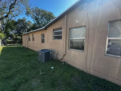 2221 NW 6th Court Fort Lauderdale FL 33311