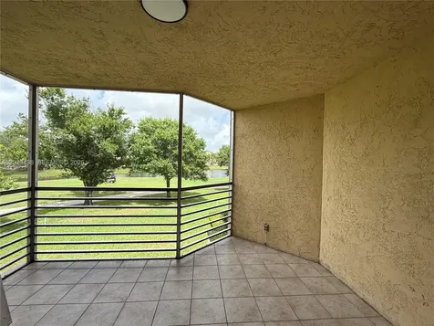 9531 Seagrape Drive Davie FL 33324