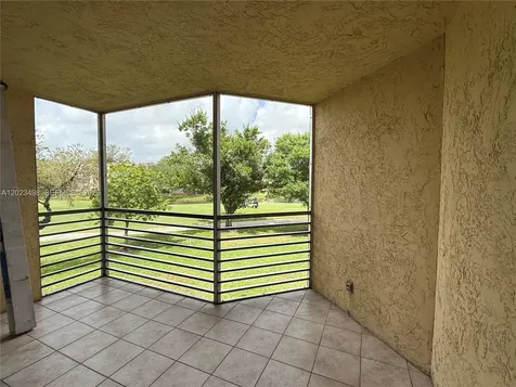 9531 Seagrape Drive Davie FL 33324