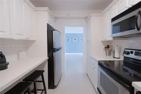 5601 Collins Avenue Miami Beach FL 33140
