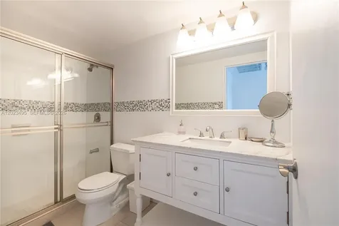 5601 Collins Avenue Miami Beach FL 33140