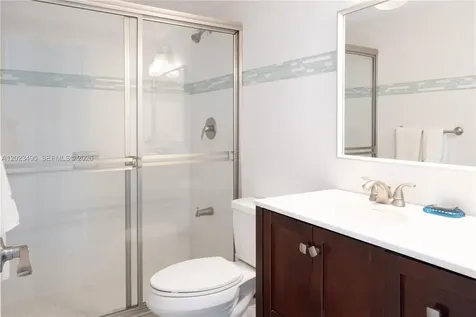 5601 Collins Avenue Miami Beach FL 33140