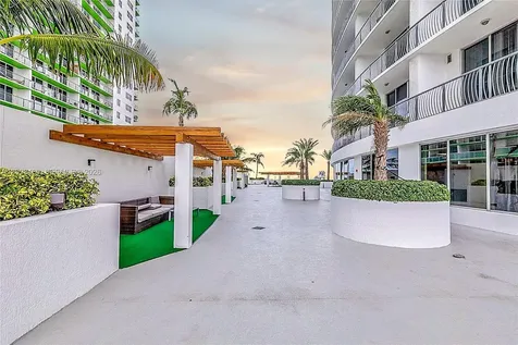 1750 N Bayshore Drive Miami FL 33132