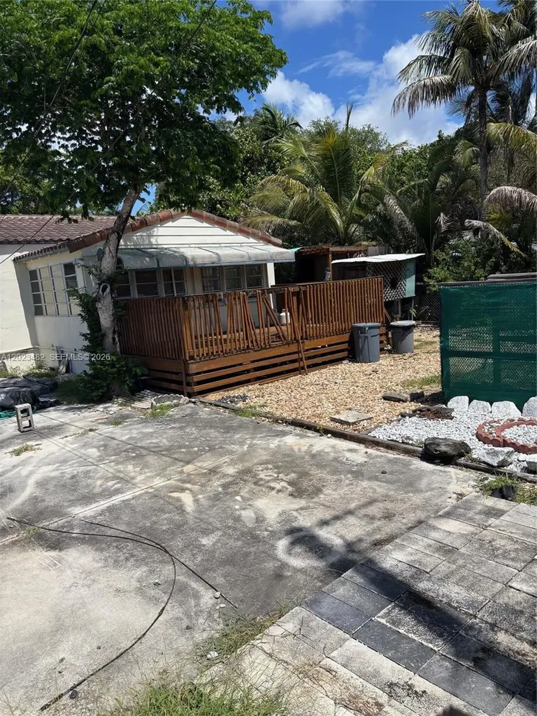 1501 N 16th Court Hollywood FL 33020