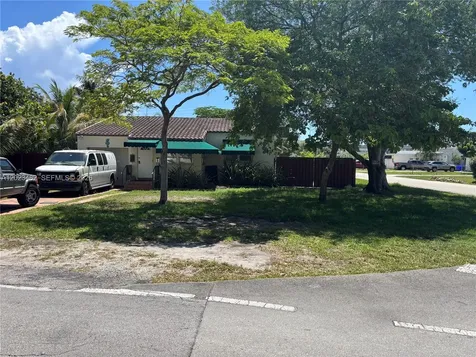 1501 N 16th Court Hollywood FL 33020
