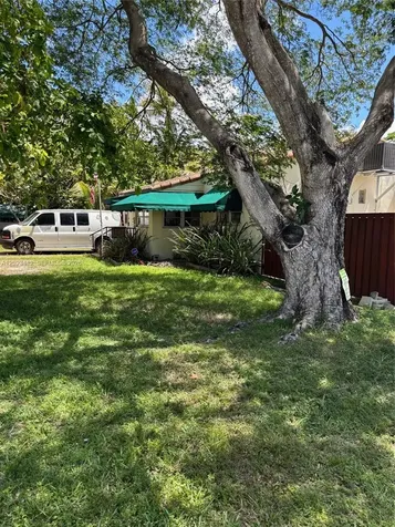 1501 N 16th Court Hollywood FL 33020