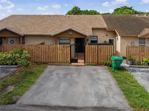 6704 NW 192nd Terrace Hialeah FL 33015
