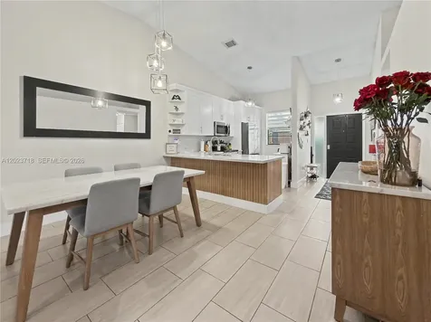 6704 NW 192nd Terrace Hialeah FL 33015