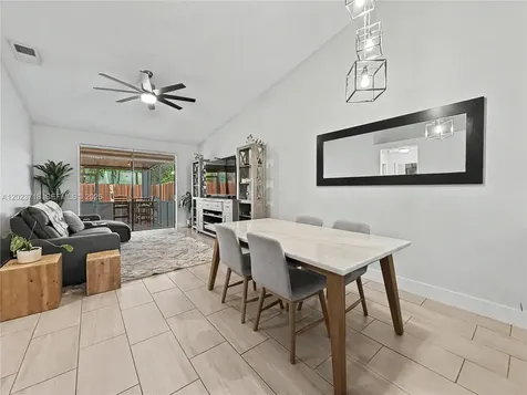 6704 NW 192nd Terrace Hialeah FL 33015