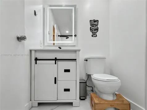 6704 NW 192nd Terrace Hialeah FL 33015