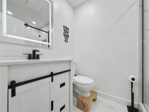 6704 NW 192nd Terrace Hialeah FL 33015