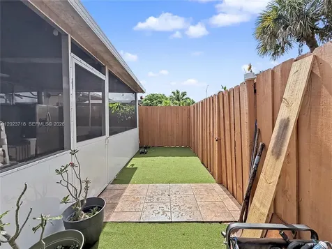 6704 NW 192nd Terrace Hialeah FL 33015