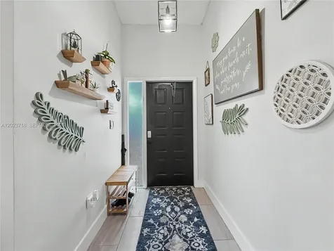 6704 NW 192nd Terrace Hialeah FL 33015