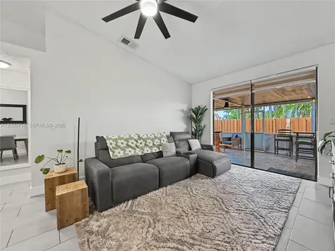 6704 NW 192nd Terrace Hialeah FL 33015