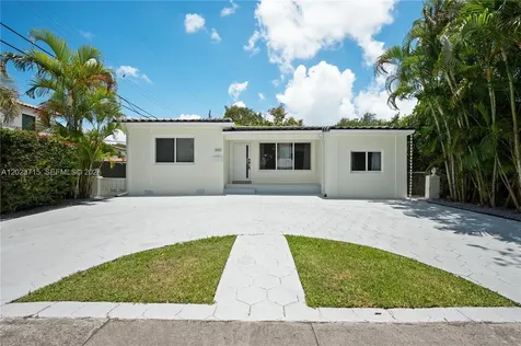 4220 SW 14th Street Miami FL 33134