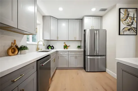 4220 SW 14th Street Miami FL 33134