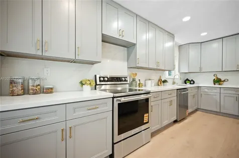 4220 SW 14th Street Miami FL 33134