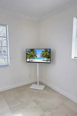 232 SE 6th Street Dania Beach FL 33004