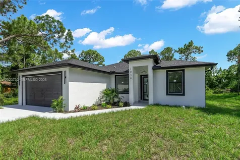 1030 Hunter Street E Lehigh Acres FL 33974