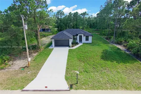1030 Hunter Street E Lehigh Acres FL 33974