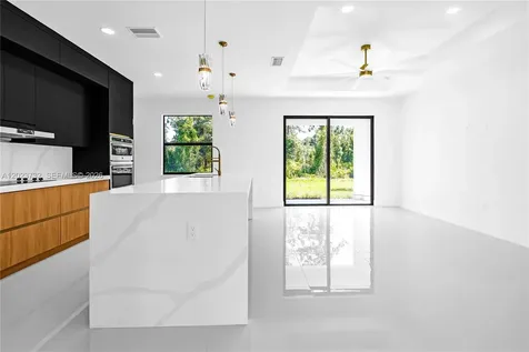 1030 Hunter Street E Lehigh Acres FL 33974