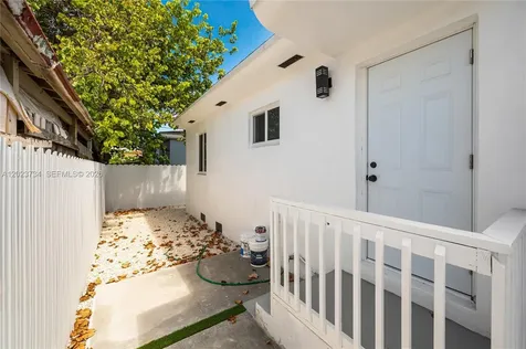 2641 SW 29th Court Miami FL 33133