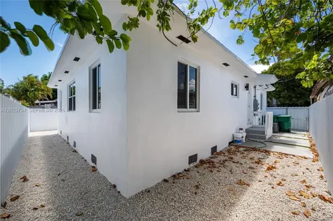 2641 SW 29th Court Miami FL 33133