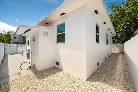 2641 SW 29th Court Miami FL 33133