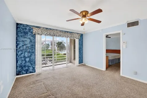 3040 NE 16th Avenue Oakland Park FL 33334