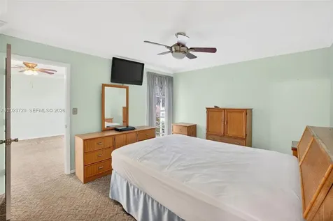 3040 NE 16th Avenue Oakland Park FL 33334