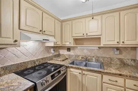 3040 NE 16th Avenue Oakland Park FL 33334