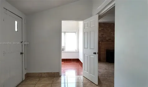 1727 NW 50th Street Miami FL 33142
